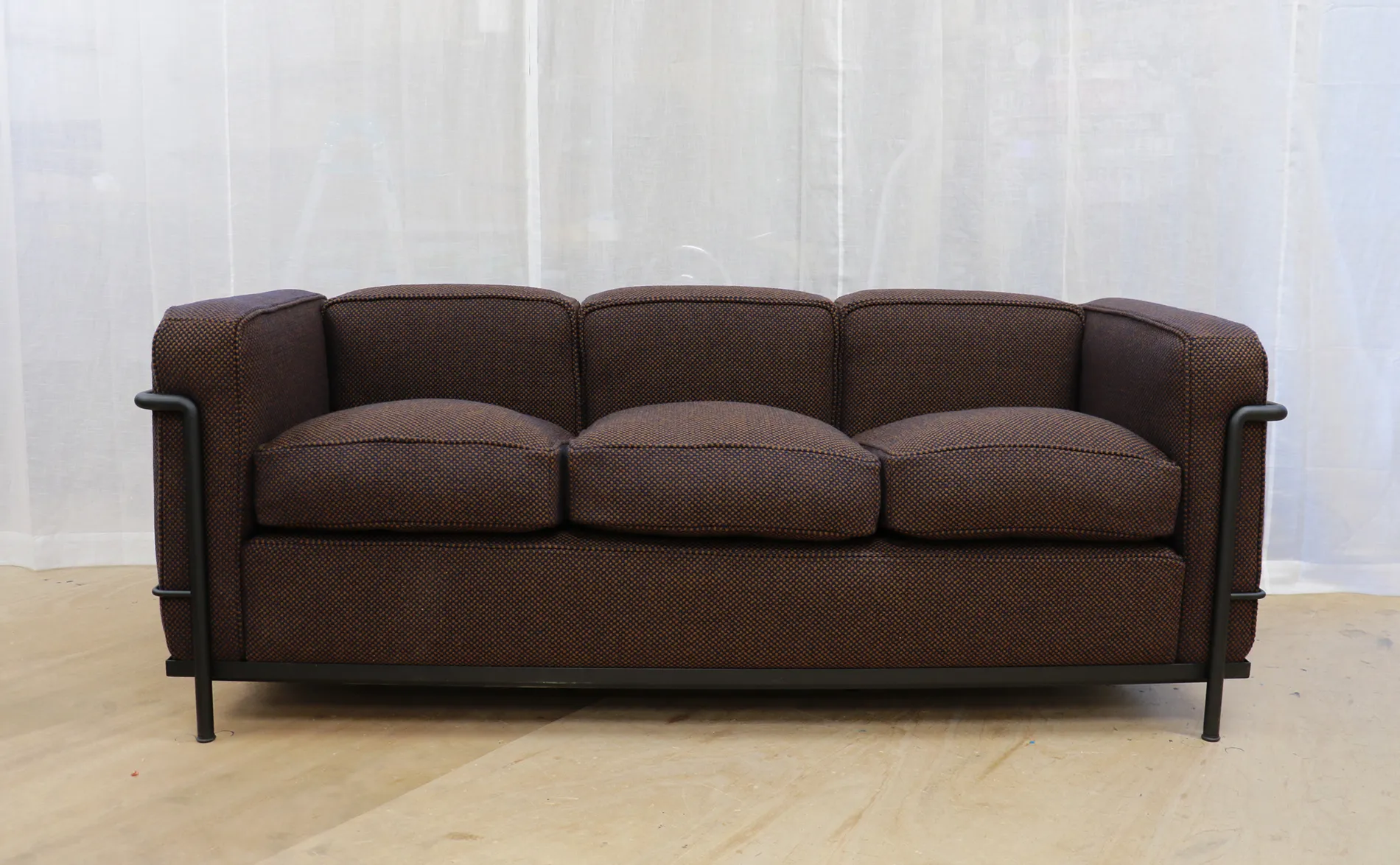 Cassina LC2 ソファ張り替え 01