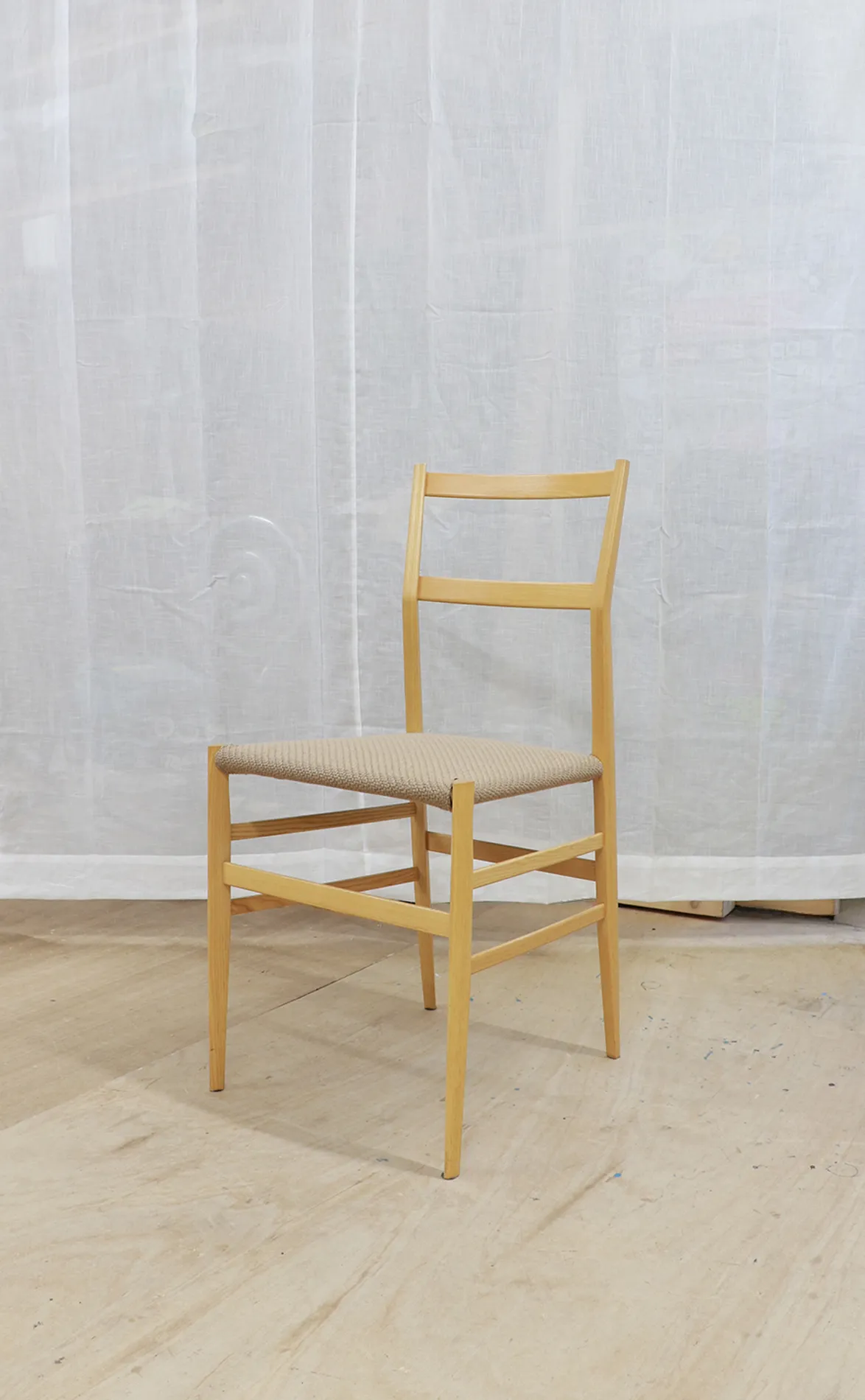 Cassina SUPERLEGGERA チェア張り替え 01