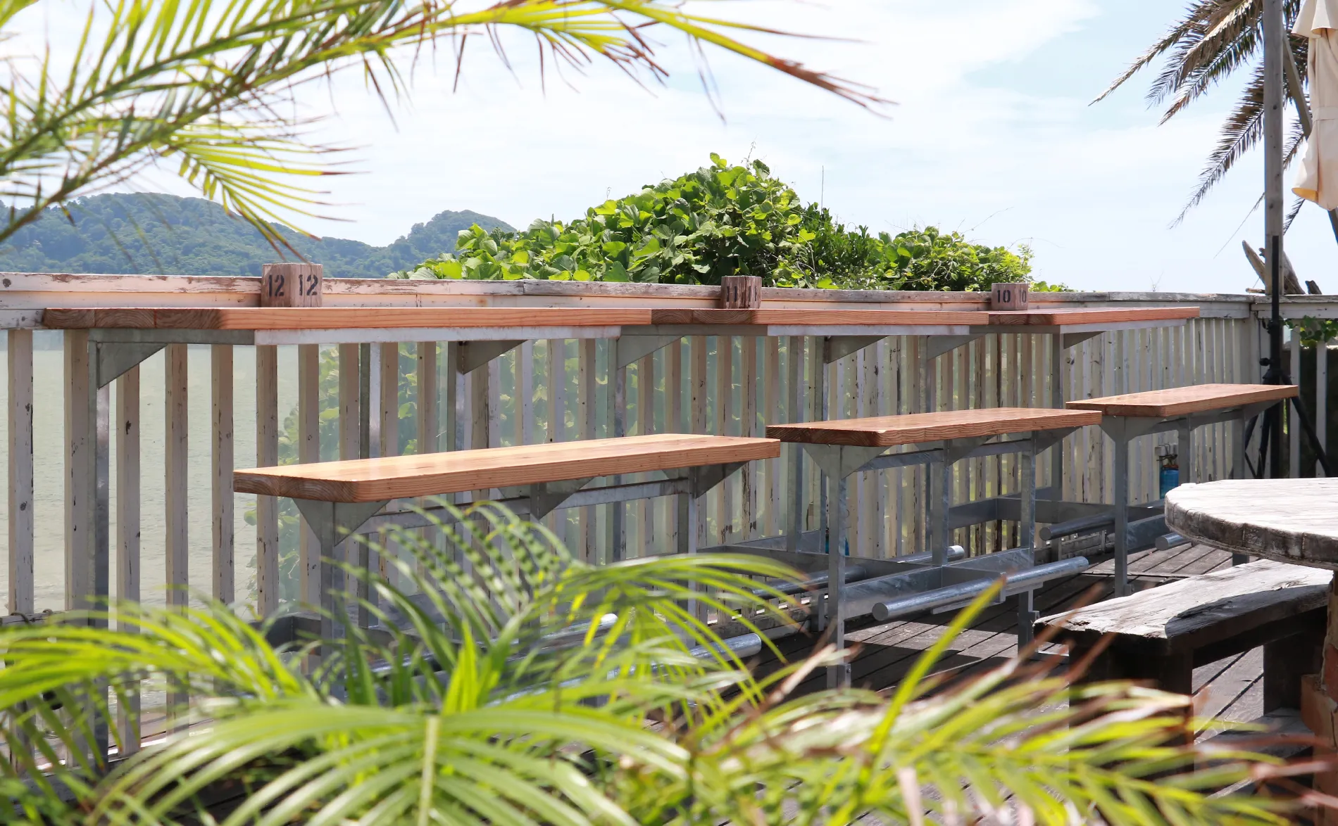 COUNTER TABLE BENCH PROT 05