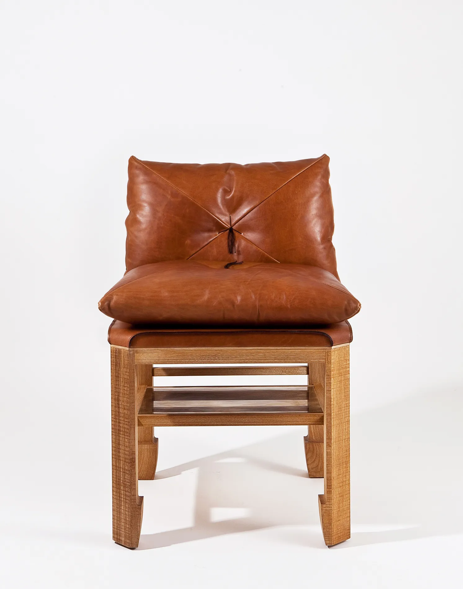 赤坂 花のれん 花楽 Chair 01